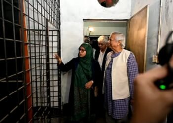 বিগত সরকার আইয়ামে জাহেলিয়াত প্রতিষ্ঠা করে গেছে, হাসিনা আমলের ‘কুখ্যাত আয়না ঘর’ পরিদর্শনের পর বললেন মুহাম্মদ ইউনূস