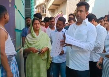 একই এপিক নম্বরে একাধিক ভোটারের নাম থাকলেও ভুয়ো নয়, স্পষ্ট জানাল নির্বাচন কমিশন, মুর্শিদাবাদের ইসলামপুরে এক এপিকে দুইজনের নাম