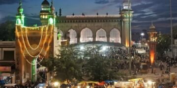 হায়দ্রাবাদের ঐতিহাসিক মক্কা মসজিদের চিরন্তন ইফতার ঐতিহ্য, যেখানে মিলিত হয় ভ্রাতৃত্ব ও সংস্কৃতি