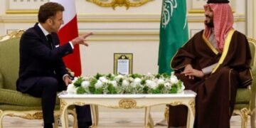 গাজায় ইসরায়েলি হামলার নিন্দা, দুই-রাষ্ট্র সমাধানে সম্মেলনের উদ্যোগ ফ্রান্স ও সৌদি আরবের