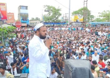 ওয়াকফ আইনের বিরুদ্ধে ভাঙ্গড়ের ঘটকপুকুর বাজারে বিশাল জনসমাবেশ, প্রতিবাদী মঞ্চে ভাষণ মাওলানা কামরুজ্জামান, আইনজীবী শামীম আহমেদসহ বিশিষ্টদের