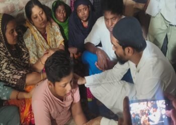 কাশ্মীরে শহীদ ঝন্টু আলি শেখের বাড়িতে গেলেন বিধায়ক নওশাদ সিদ্দিকী, পরিবারের পাশে থাকার আশ্বাস