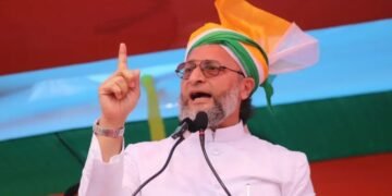 বিহারে তেরঙ্গা পাগড়ি পরে জোরাল বার্তা আসাদউদ্দিন ওয়াইসির- ‘ঘৃণার পরিবর্তে আমাদের এখন ভালোবাসা এবং শান্তি প্রচার করতে হবে, তবেই ভারত শক্তিশালী হবে’