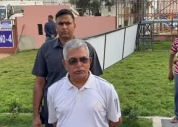 “বিজেপি শেখাবেন না যারা মমতার আঁচলে বড় হয়েছে”- দীঘায় বিস্ফোরক দিলীপ ঘোষ, দলের কিছু নেতাকে তোপ