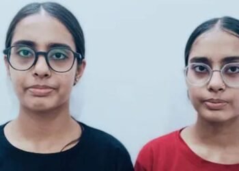 এরকমও হয়! যমজ দুই বোনের মার্কশিটে নম্বরও এক!