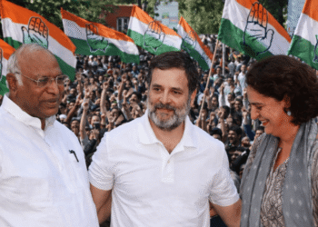 বাংলায় ৬৫ আসনে বিশেষ নজর কংগ্রেসের, ভোটের প্রচারে আসতে পারেন রাহুল–প্রিয়াঙ্কা–খাড়গে