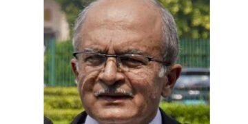 ভোটারকে এসআইআর নোটিশ: ‘লজিক্যাল ডিসক্রেপেন্সি’ নিয়ে কমিশনকে ব্যাখ্যার নির্দেশ সুপ্রিম কোর্টের